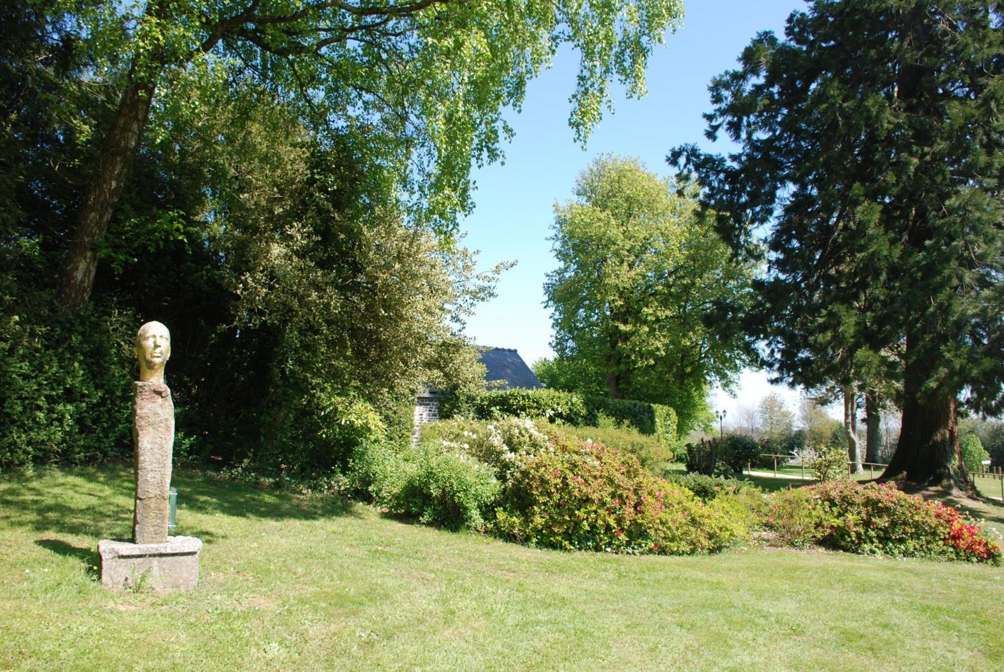 Château du Bourg Saint-Denis-de-Gastines Exterior foto