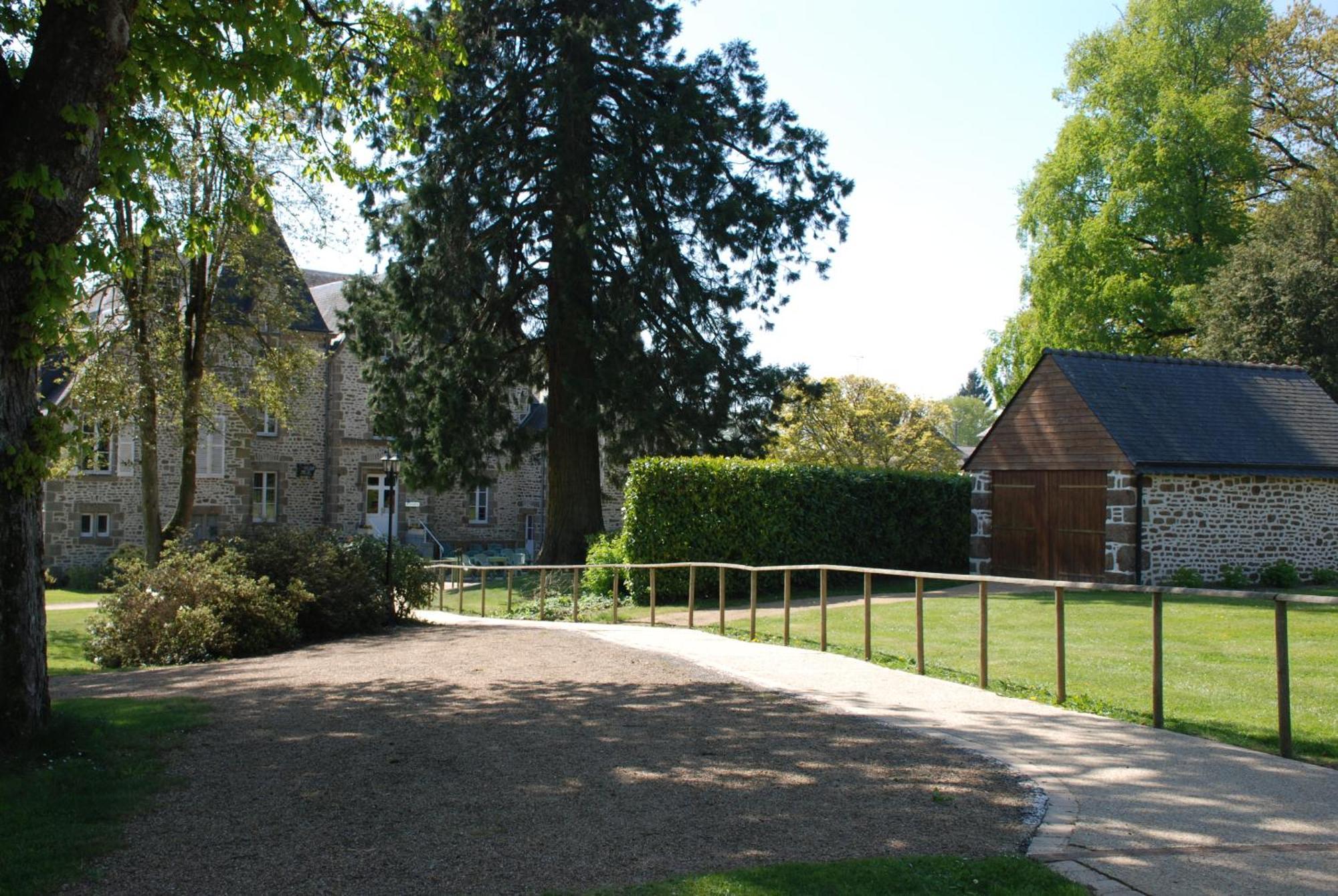 Château du Bourg Saint-Denis-de-Gastines Exterior foto