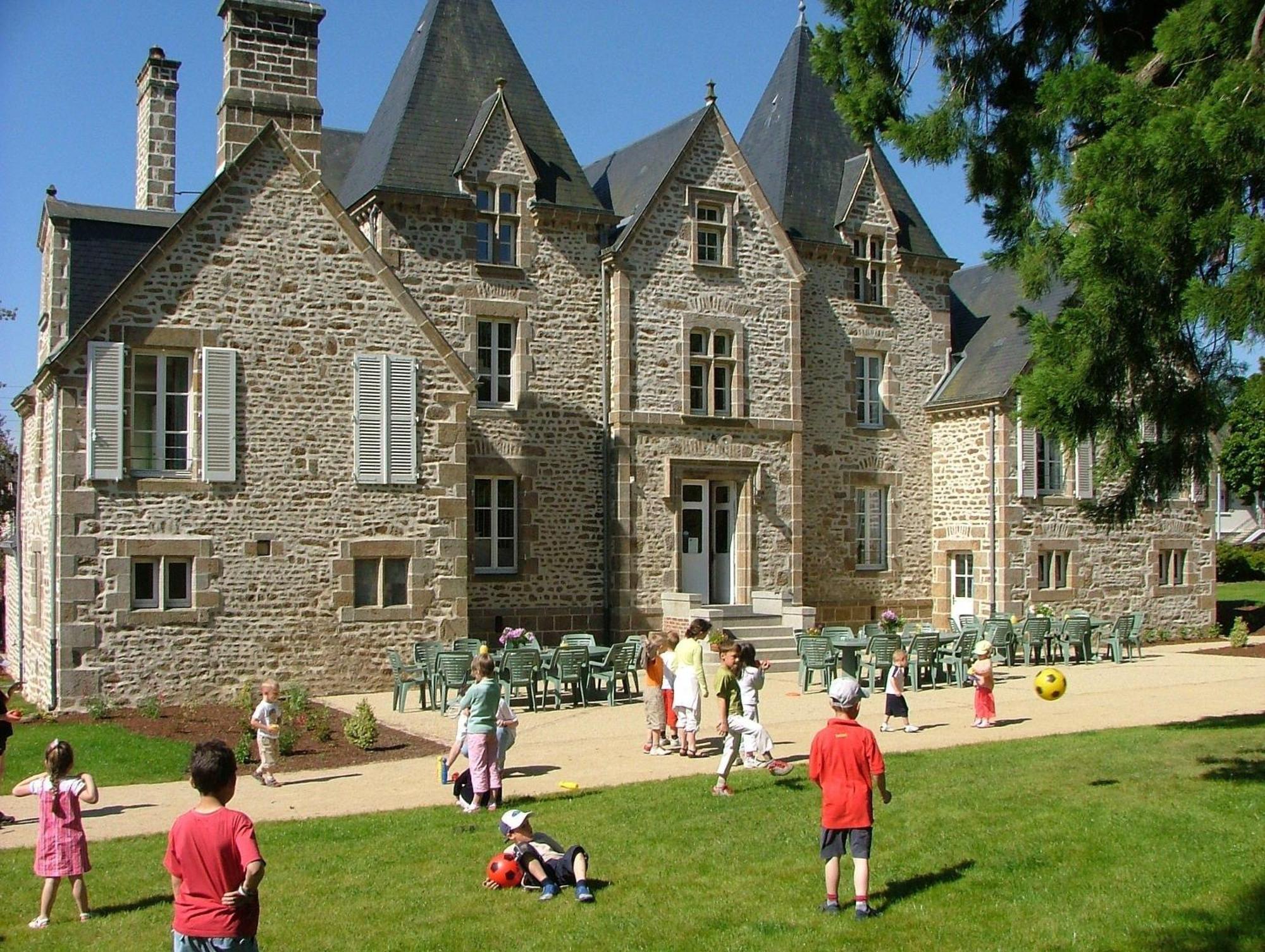 Château du Bourg Saint-Denis-de-Gastines Exterior foto