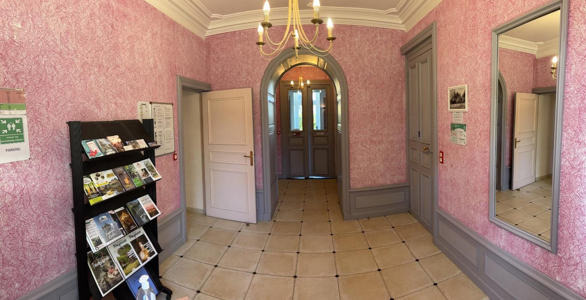 Château du Bourg Saint-Denis-de-Gastines Exterior foto